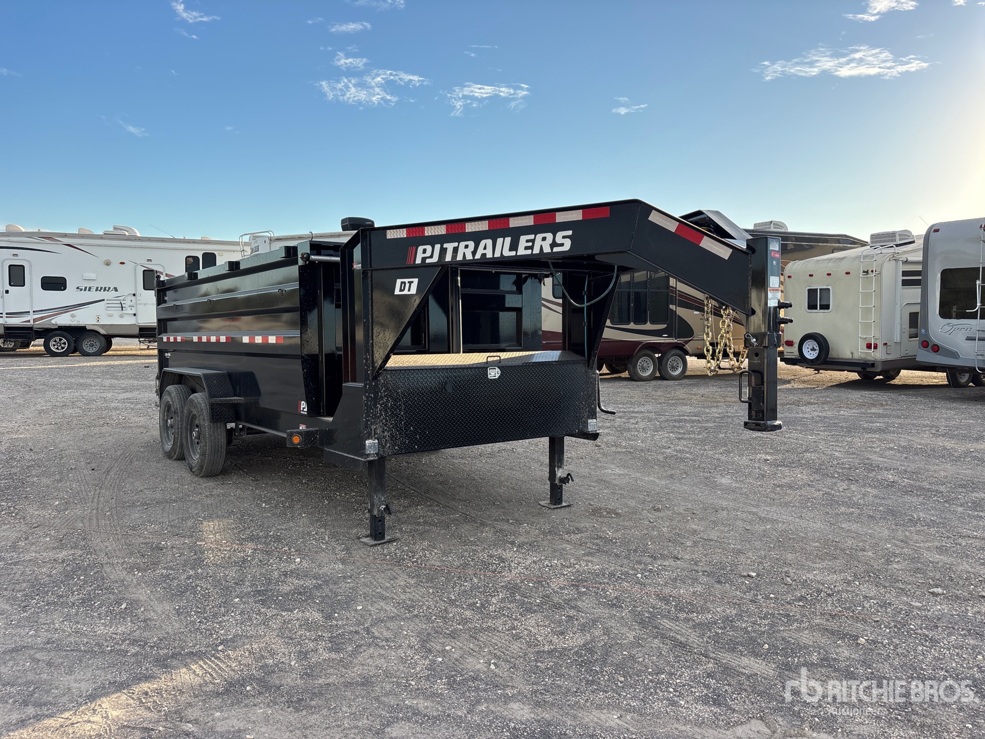 2025 Pj Trailers DT142