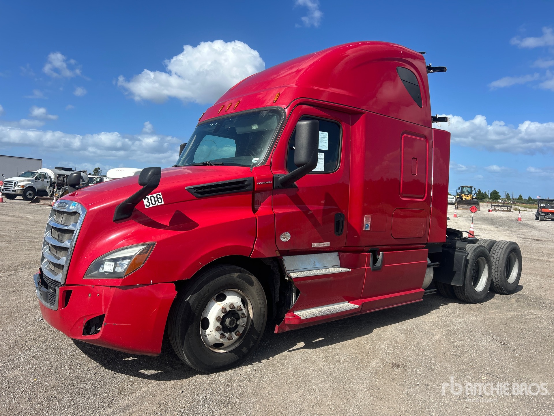 2019 Freightliner CASCADIA 126