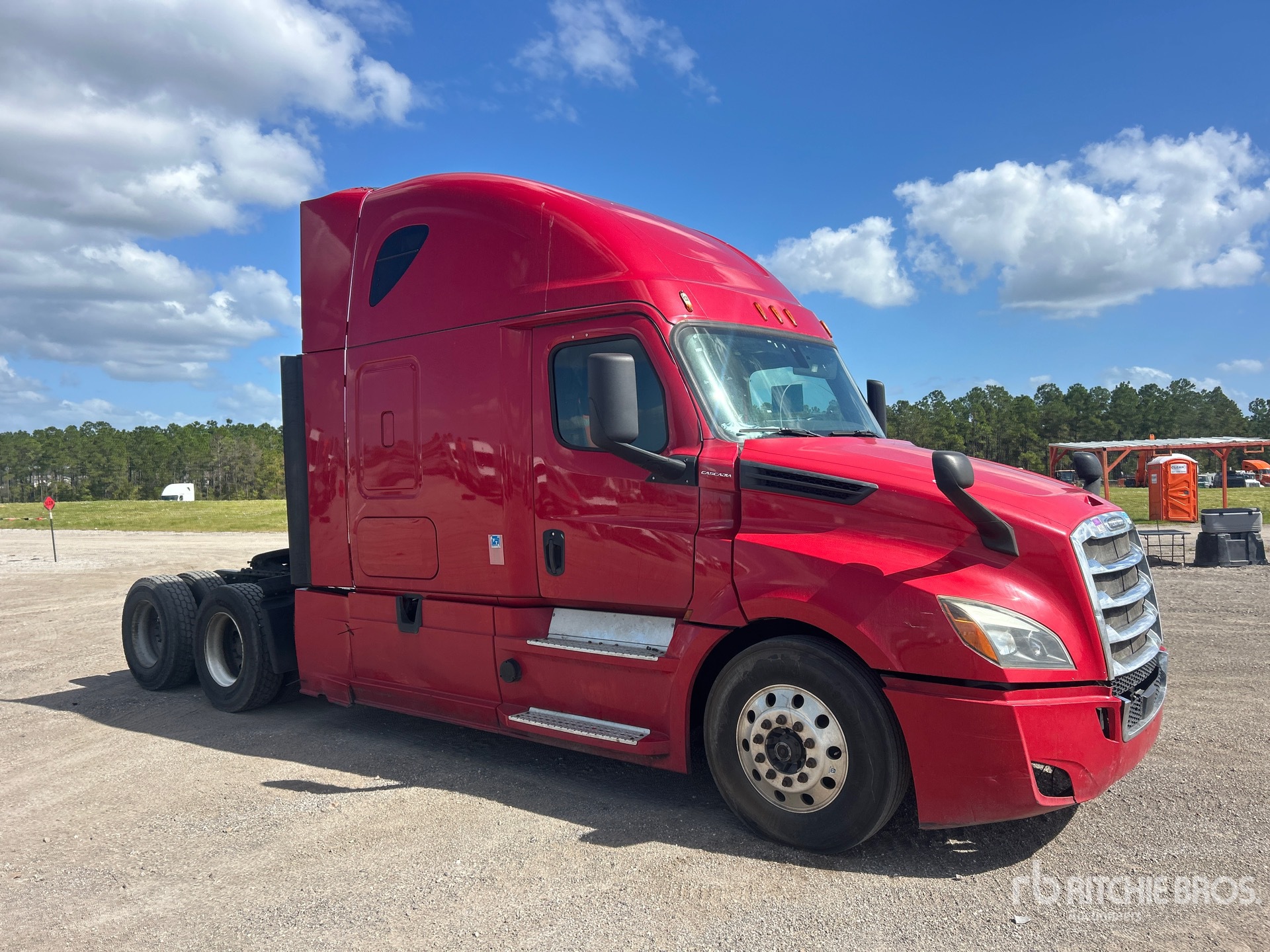 2019 Freightliner CASCADIA 126