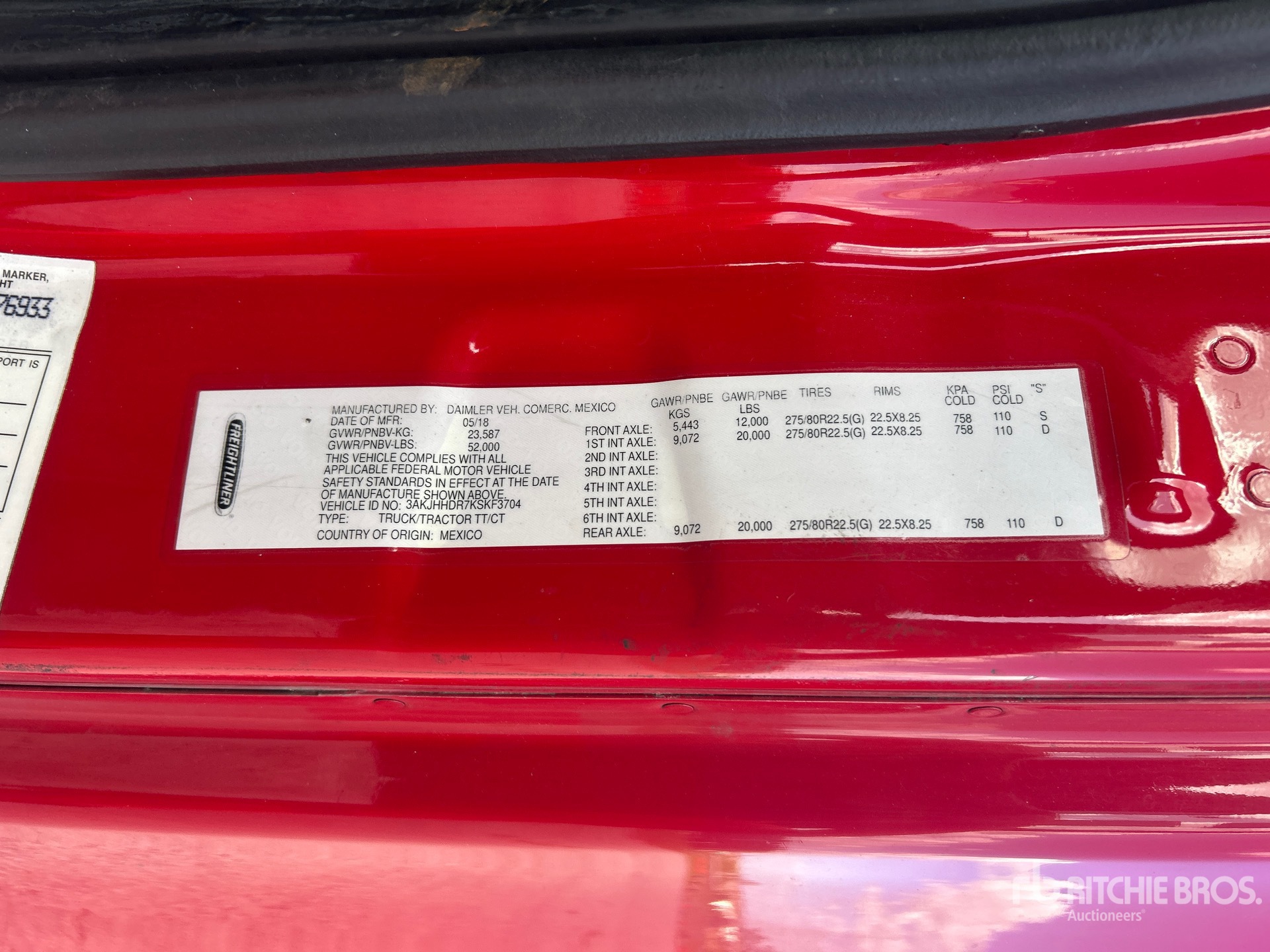 2019 Freightliner CASCADIA 126