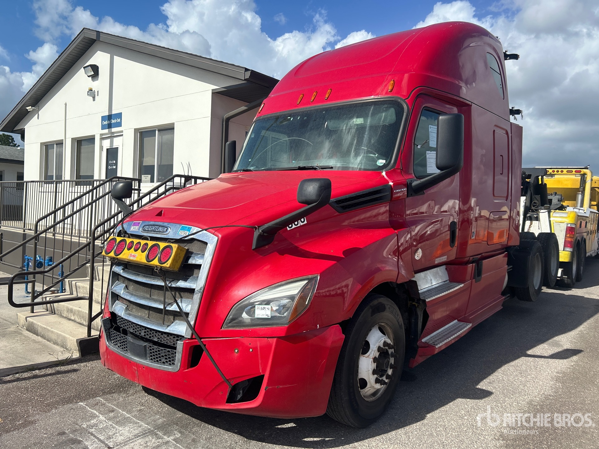 2019 Freightliner CASCADIA 126