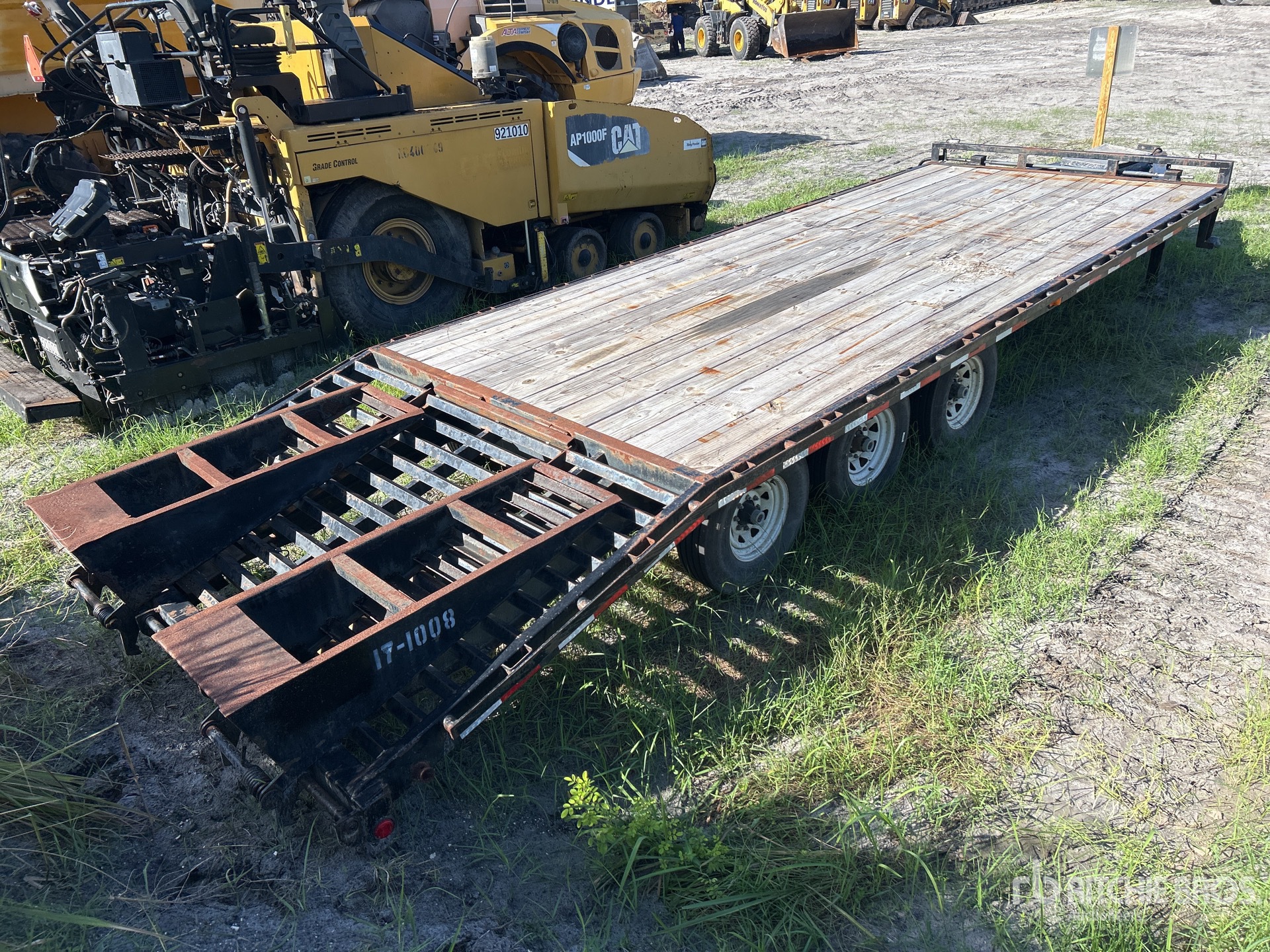 2005 Pj Trailers 25 ft Tri/A
