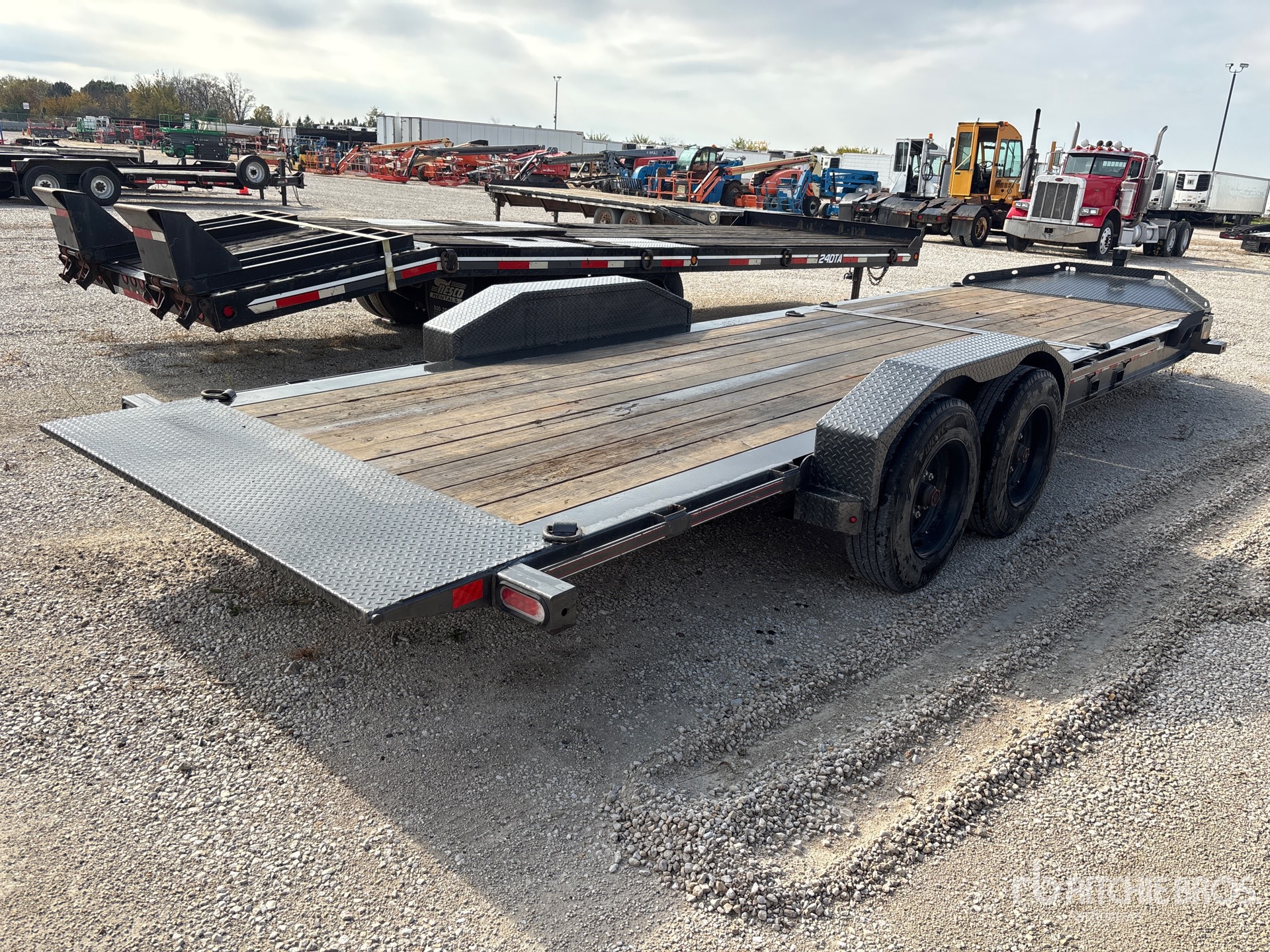 2025 Diamond T/A