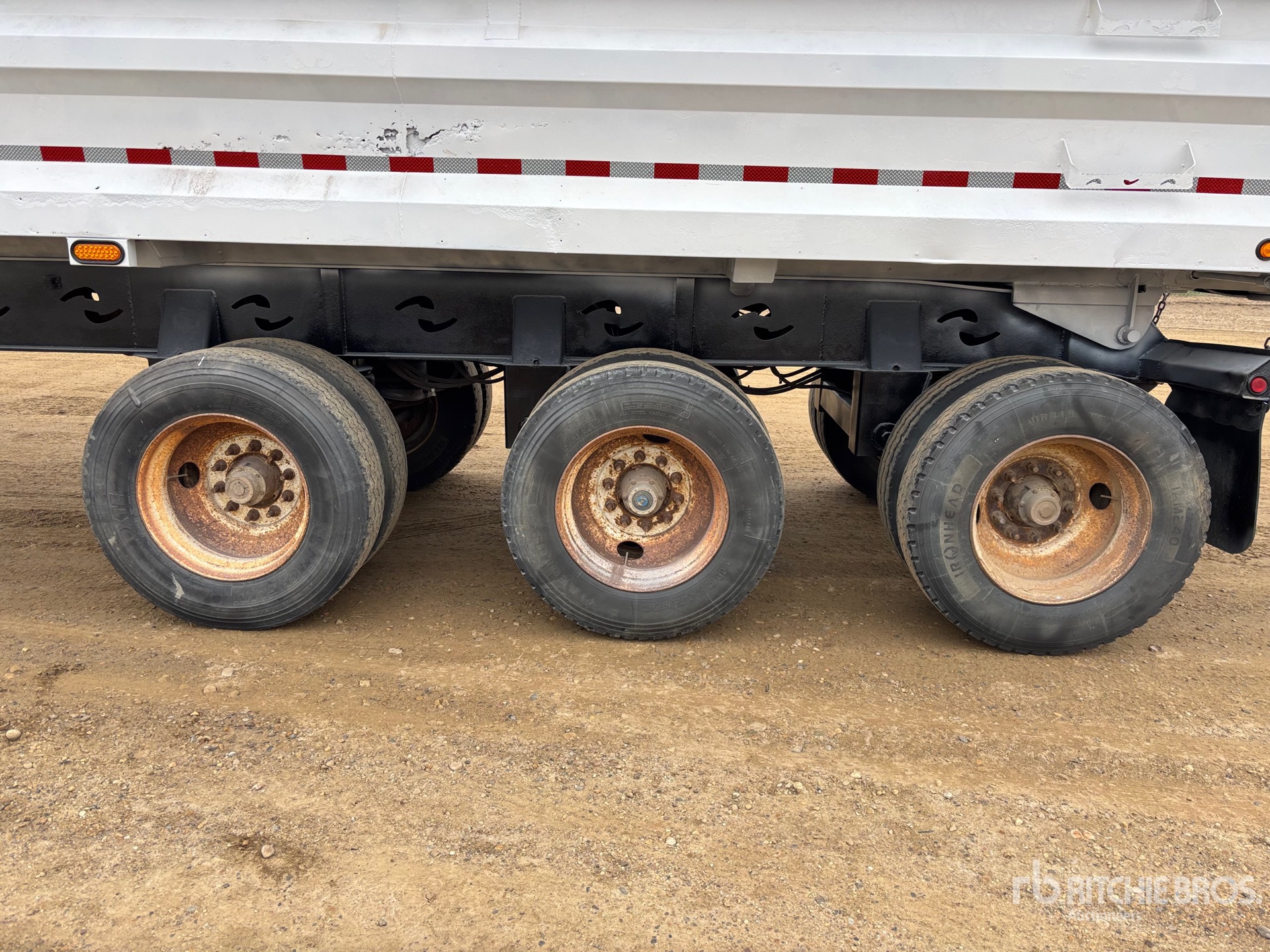 2007 Centerline 30 ft Tri/A