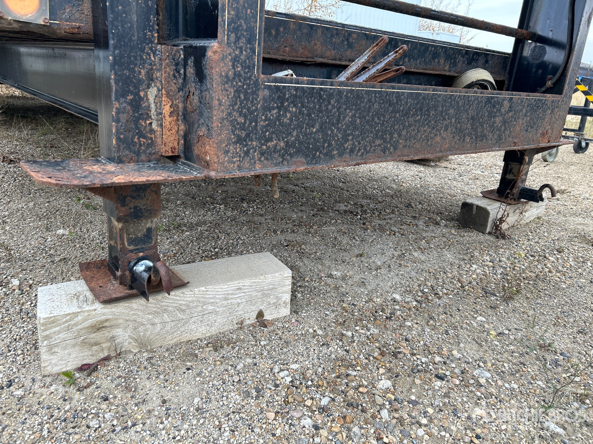 2013 Trailtech 21000 lb 24 ft Tri/A Gooseneck