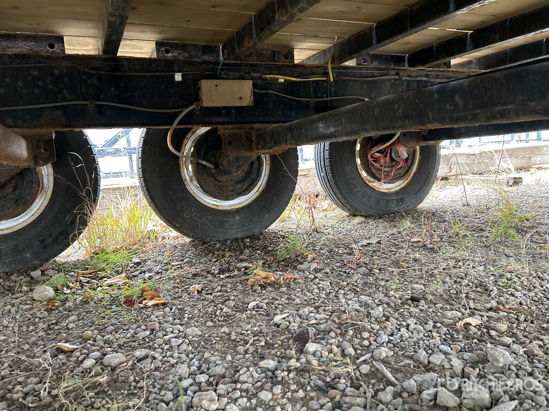 2013 Trailtech 21000 lb 24 ft Tri/A Gooseneck
