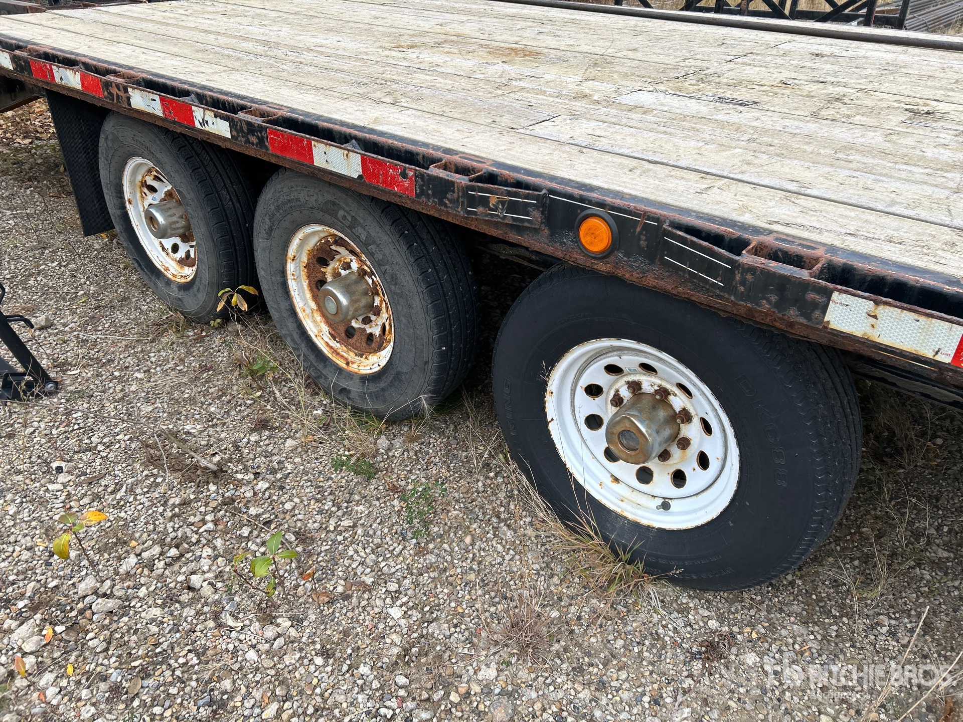 2013 Trailtech 21000 lb 24 ft Tri/A Gooseneck