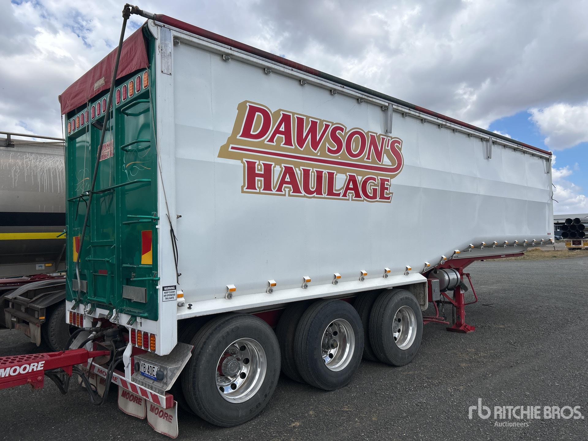 2023 Moore 10 m Tri/A Step Deck