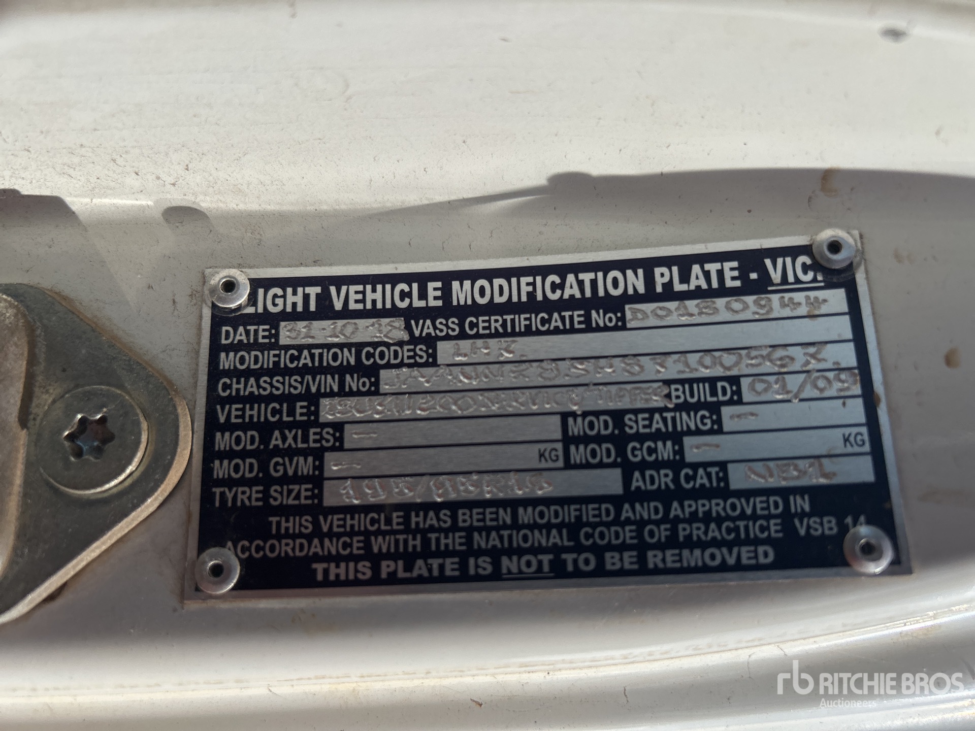 2009 Isuzu NNR200