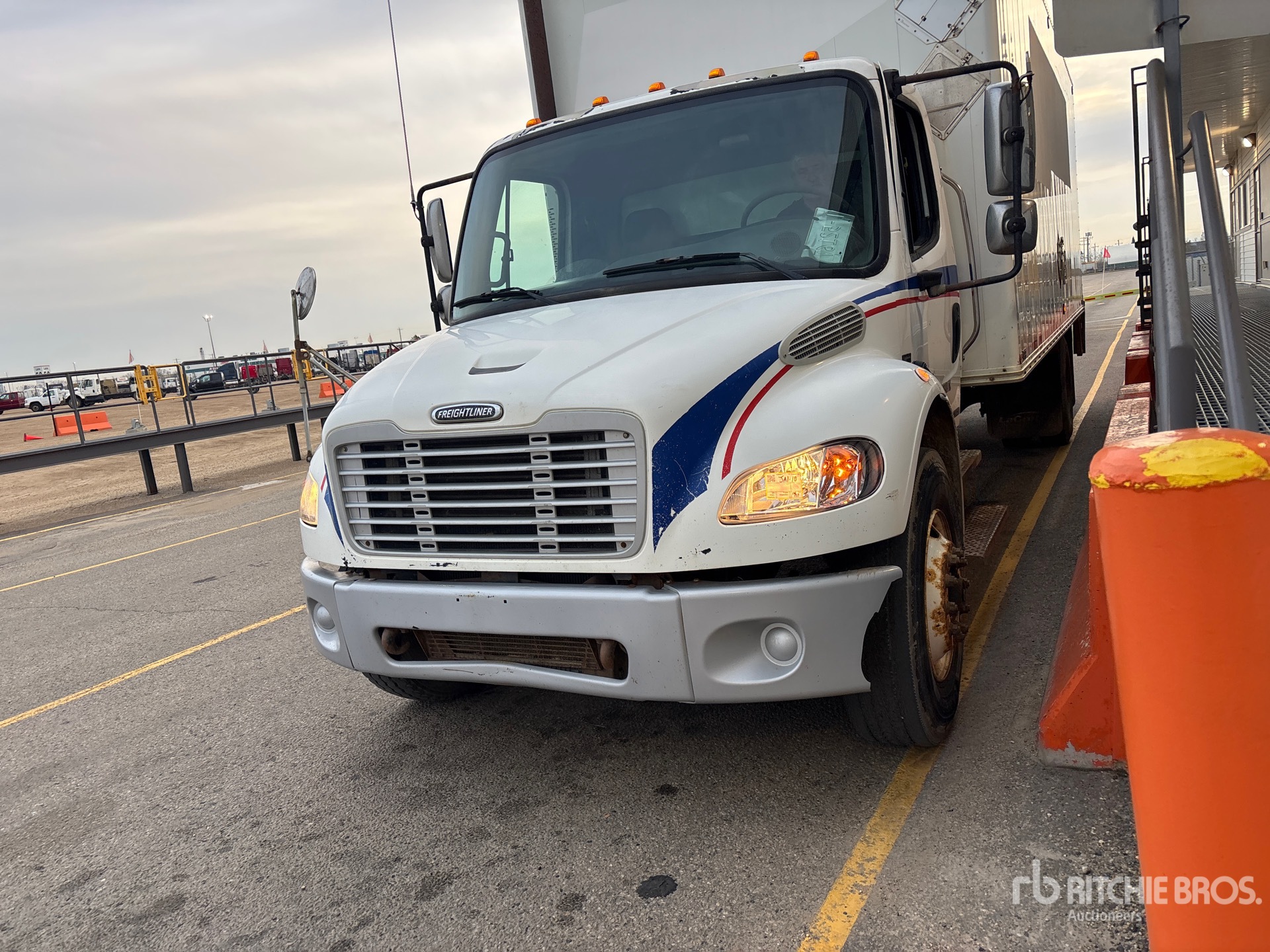 2006 Freightliner M2 106