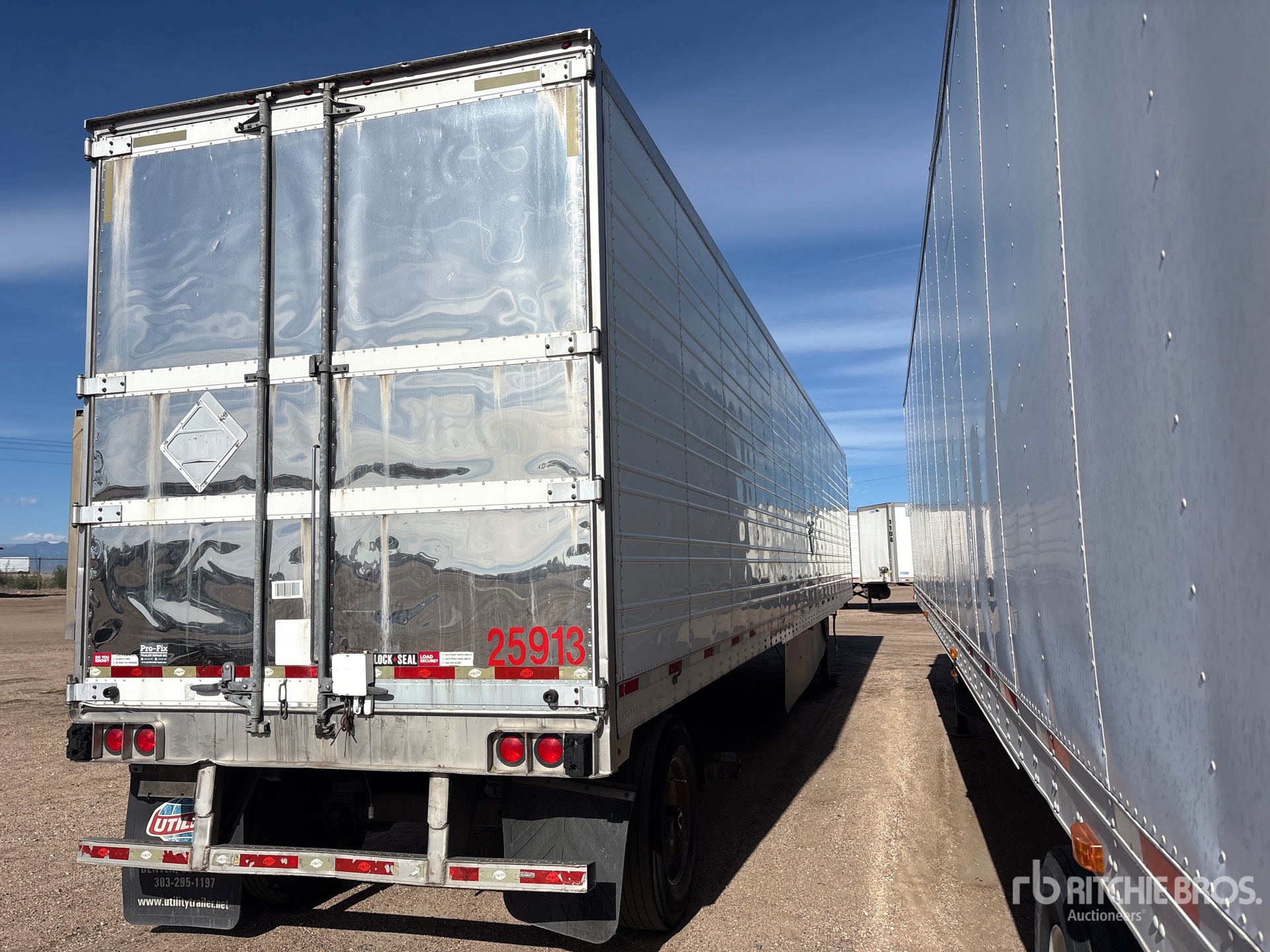 2018 Utility 53 ft x 102 in T/A Curtain Side