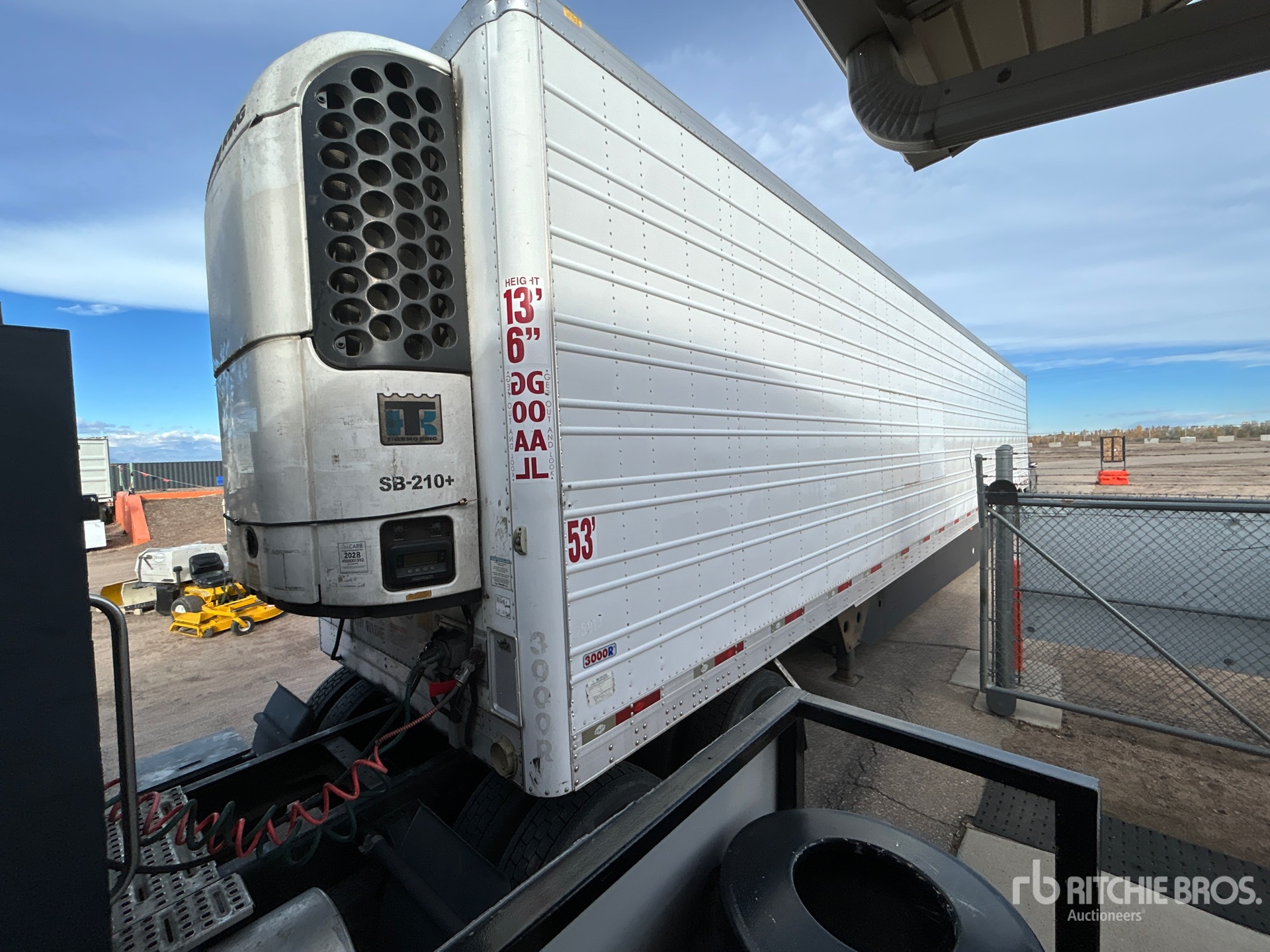 2018 Utility 53 ft x 102 in T/A Curtain Side