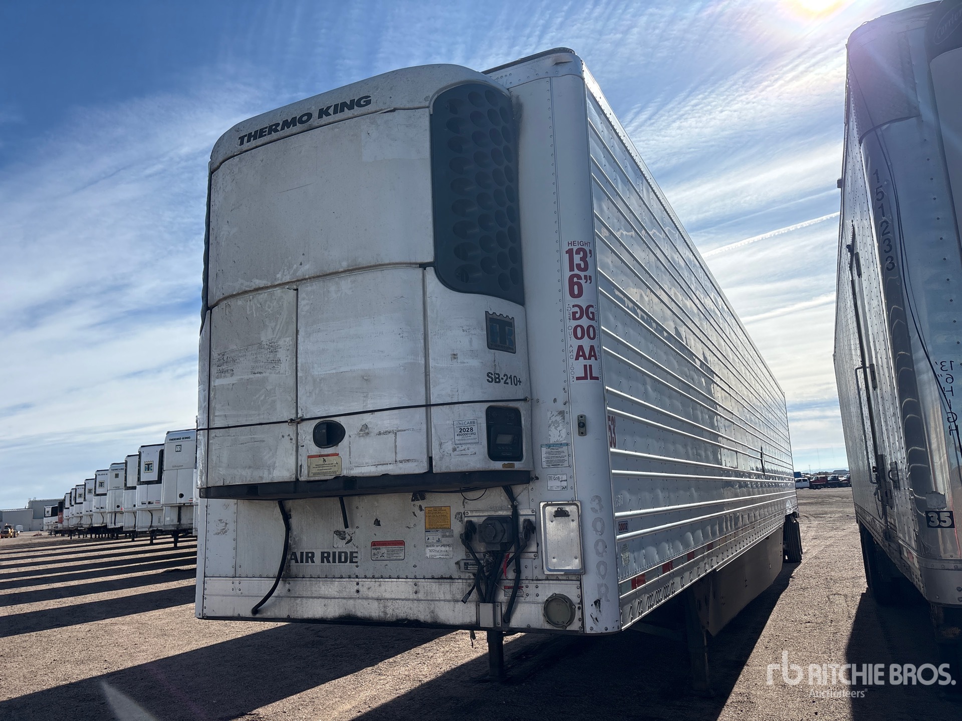 2018 Utility 53 ft x 102 in T/A Curtain Side