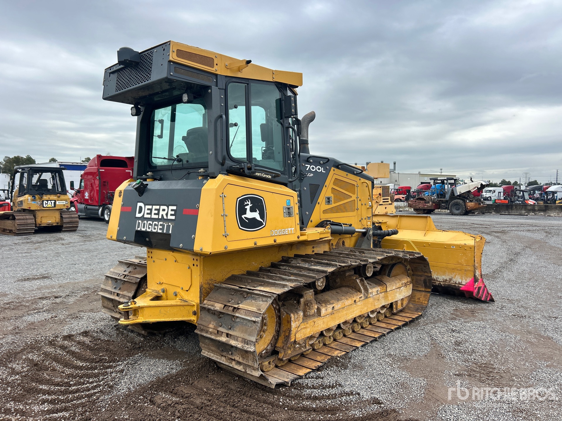 2022 John Deere 700L