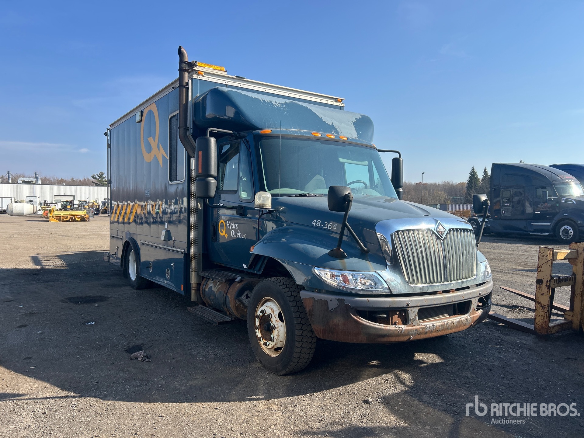 2008 International 4300 SBA