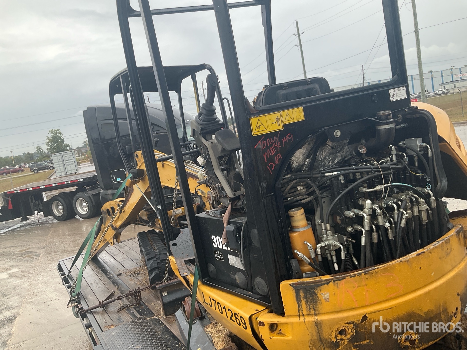 Caterpillar QUANTITY OF (2) (INOPERABLE)