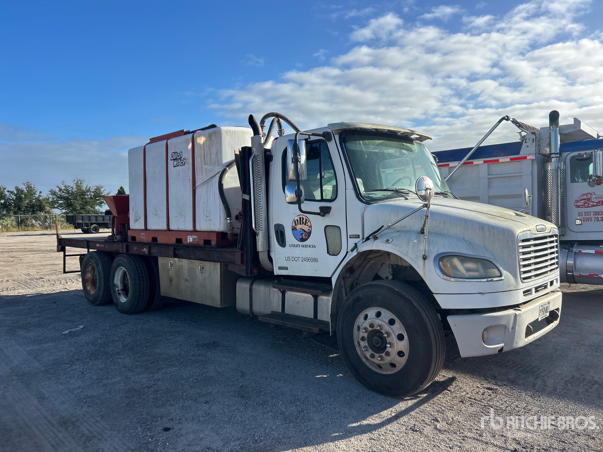 2006 Freightliner M2 106