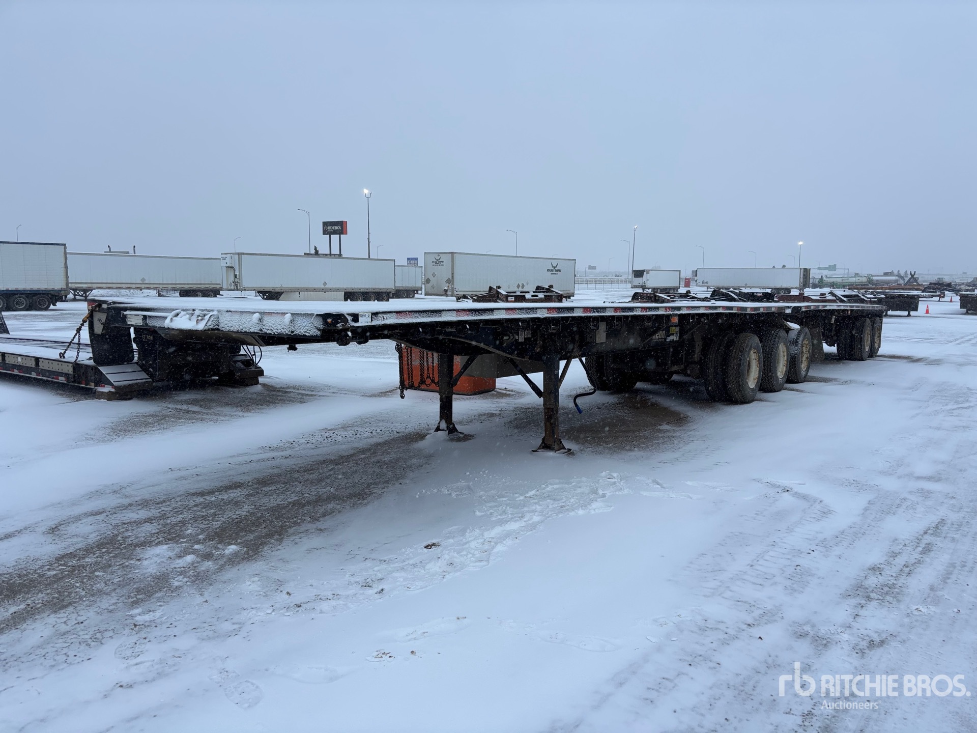 2021 Renn 32 ft Super B-Train Lead