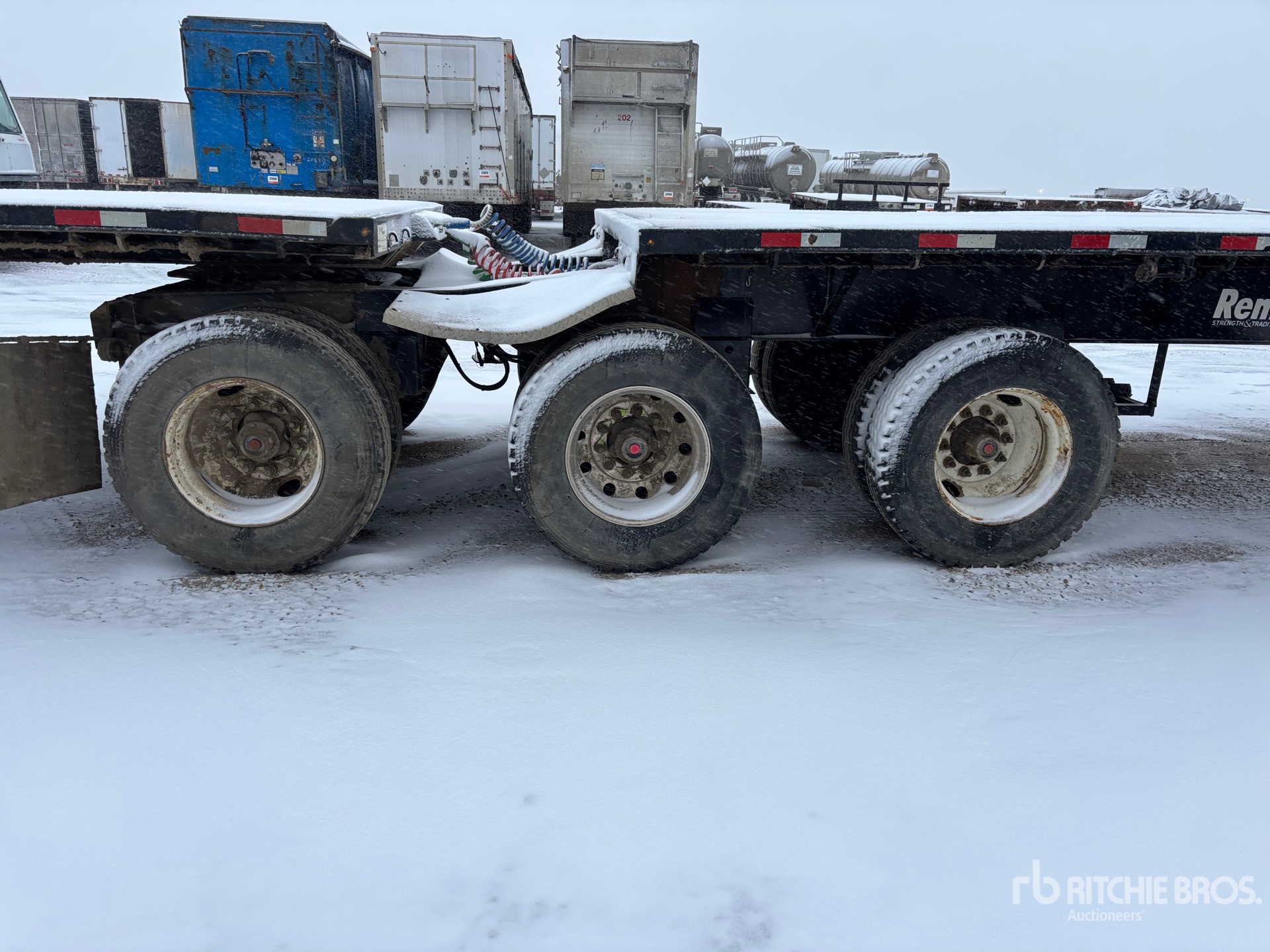 2021 Renn 32 ft Super B-Train Lead