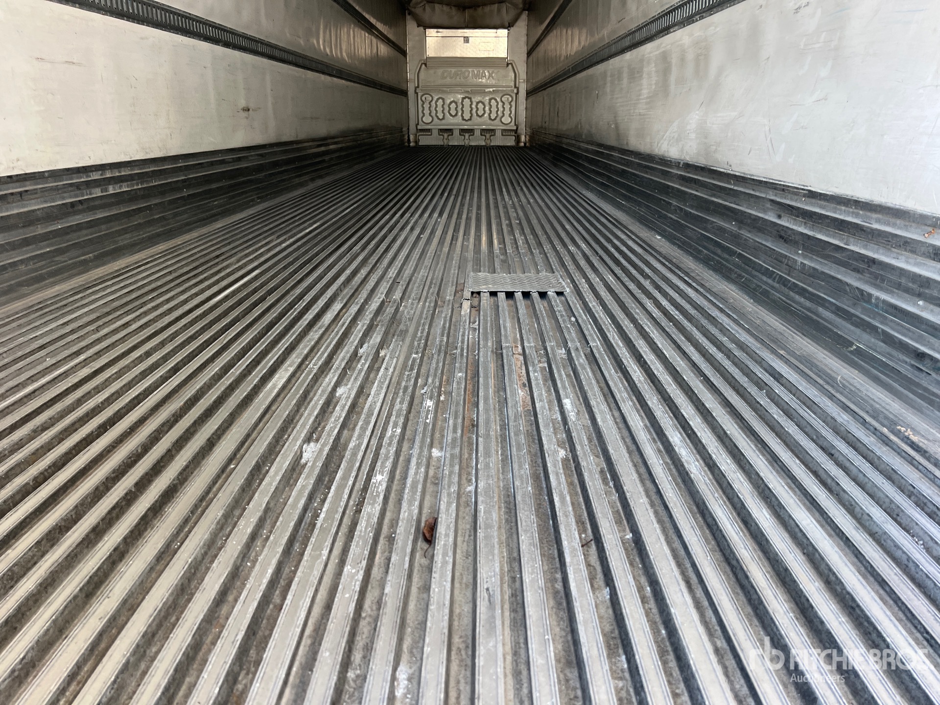 2015 Utility 53 FT T/A