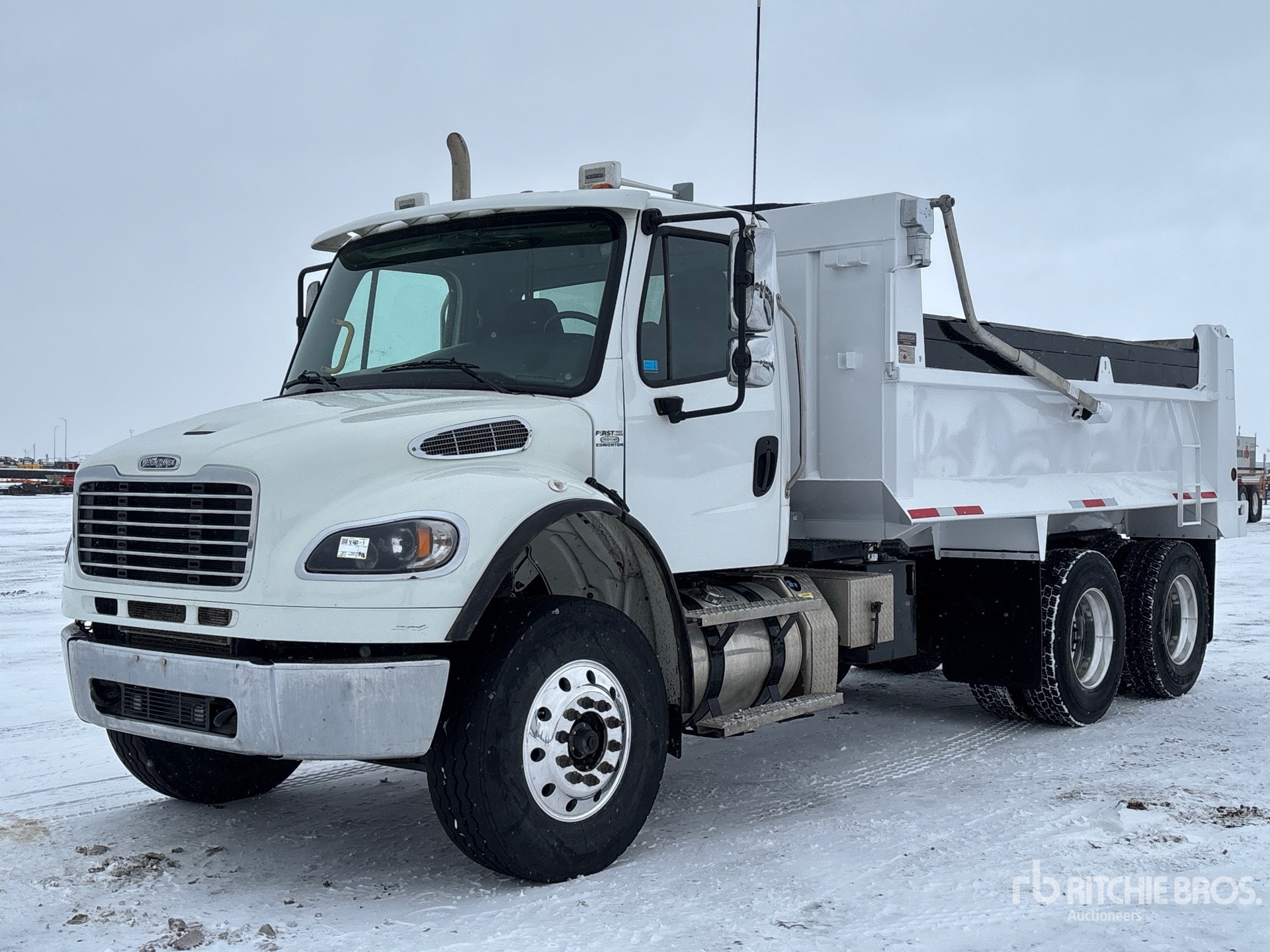 2022 Freightliner M2 106