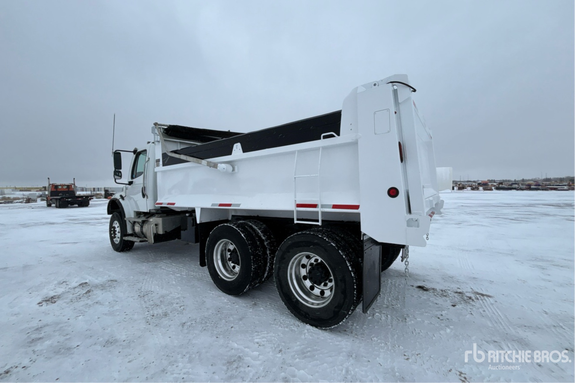 2022 Freightliner M2 106