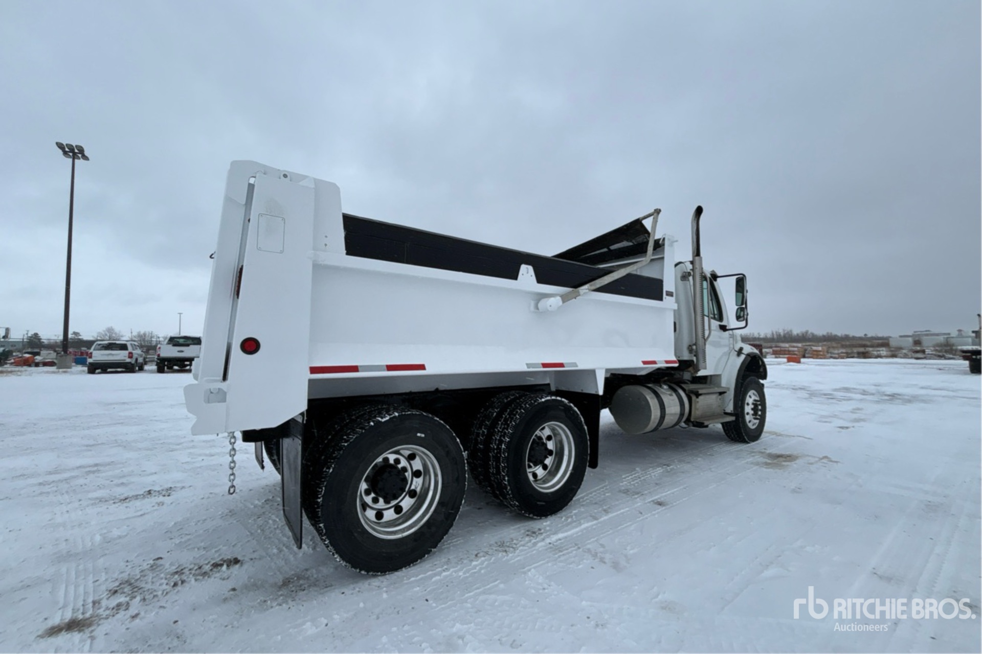 2022 Freightliner M2 106