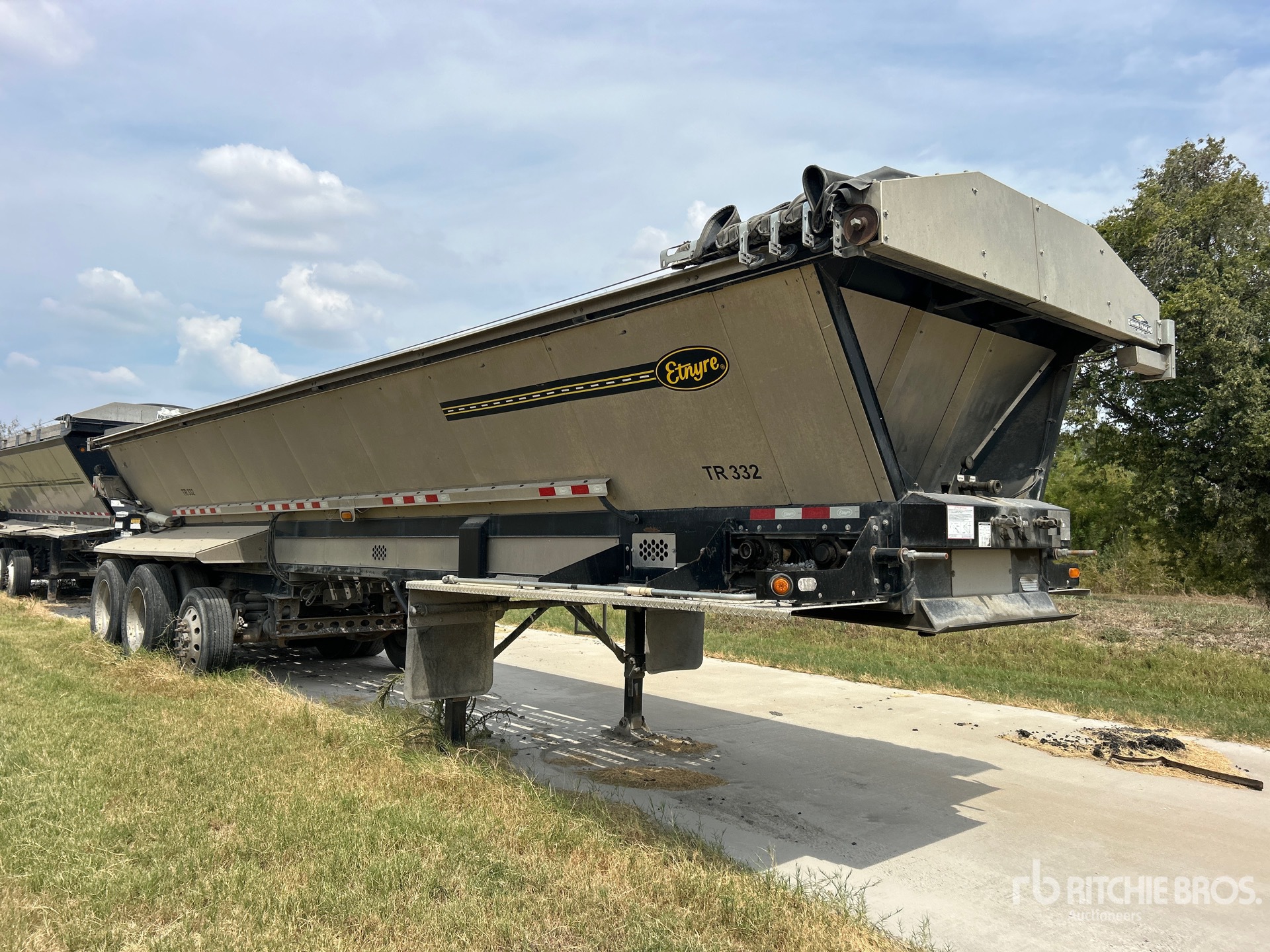 2024 Etnyre 36 ft Tri/A 36 Ft Tri/A