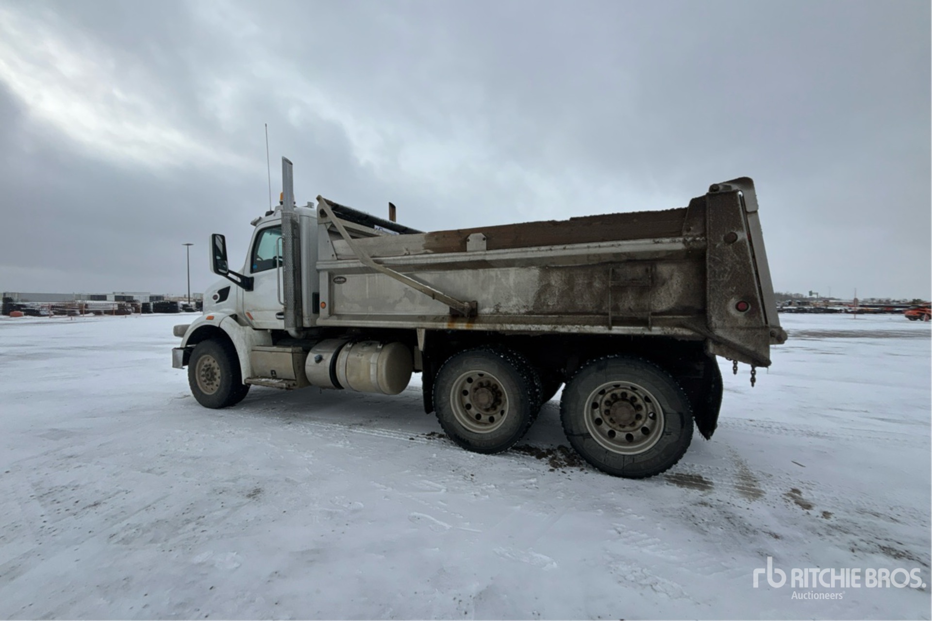 2015 Peterbilt 377
