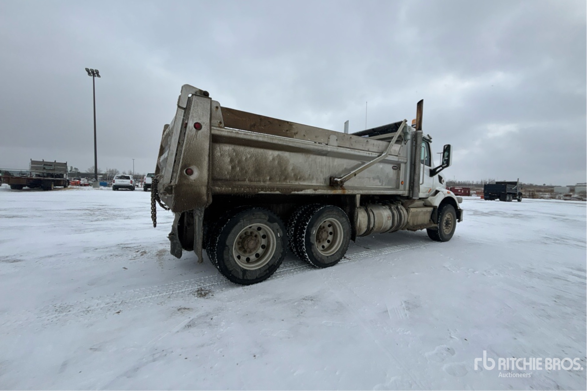 2015 Peterbilt 377