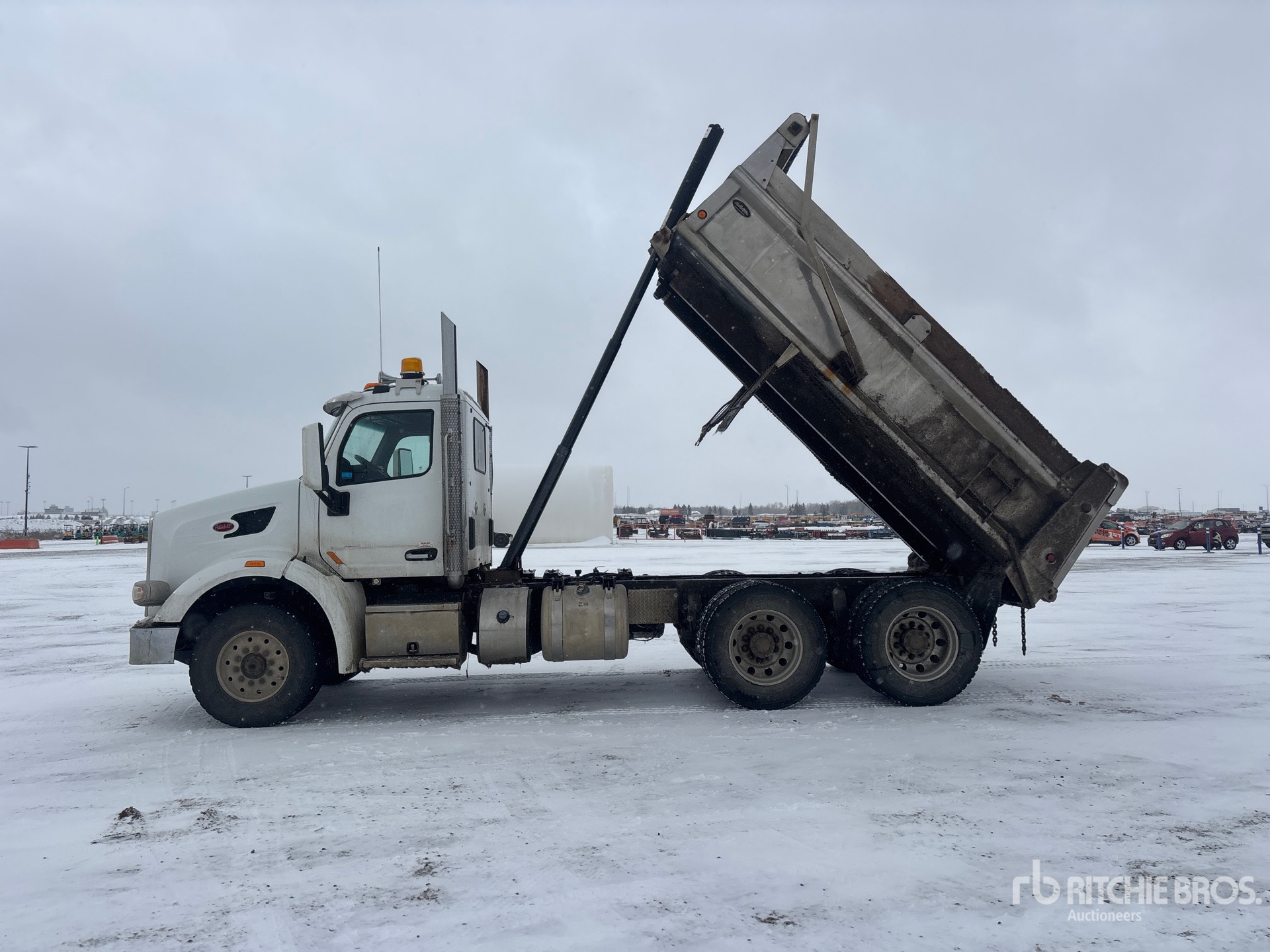 2015 Peterbilt 377