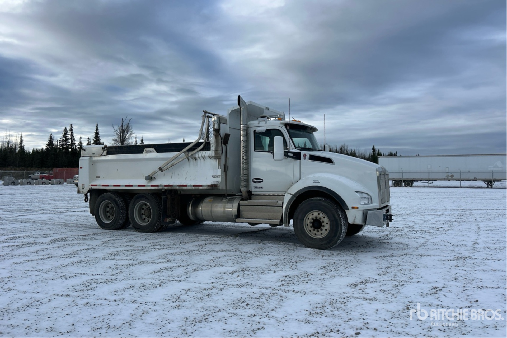 2023 Kenworth T880