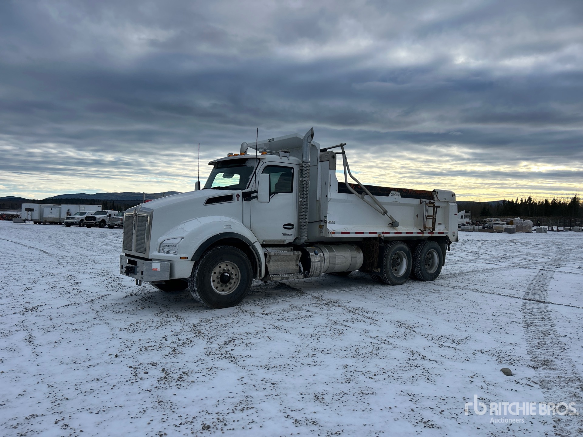 2023 Kenworth T880