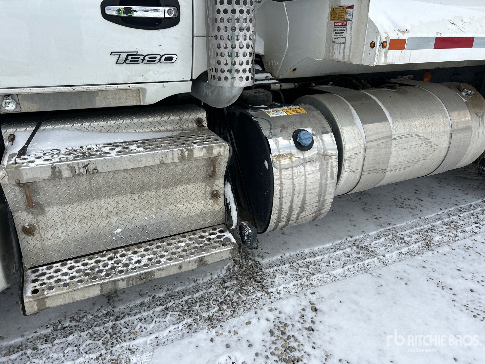 2023 Kenworth T880