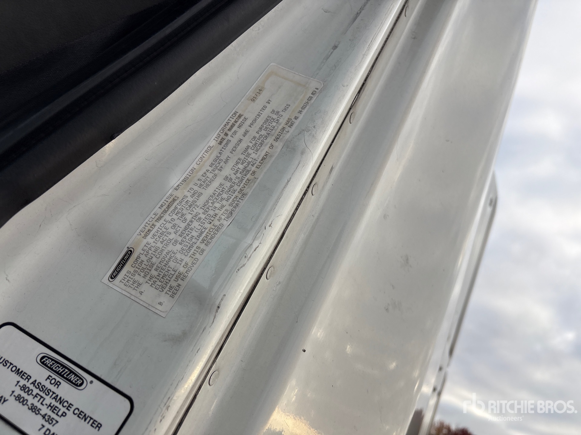 2015 Freightliner CASCADIA 125