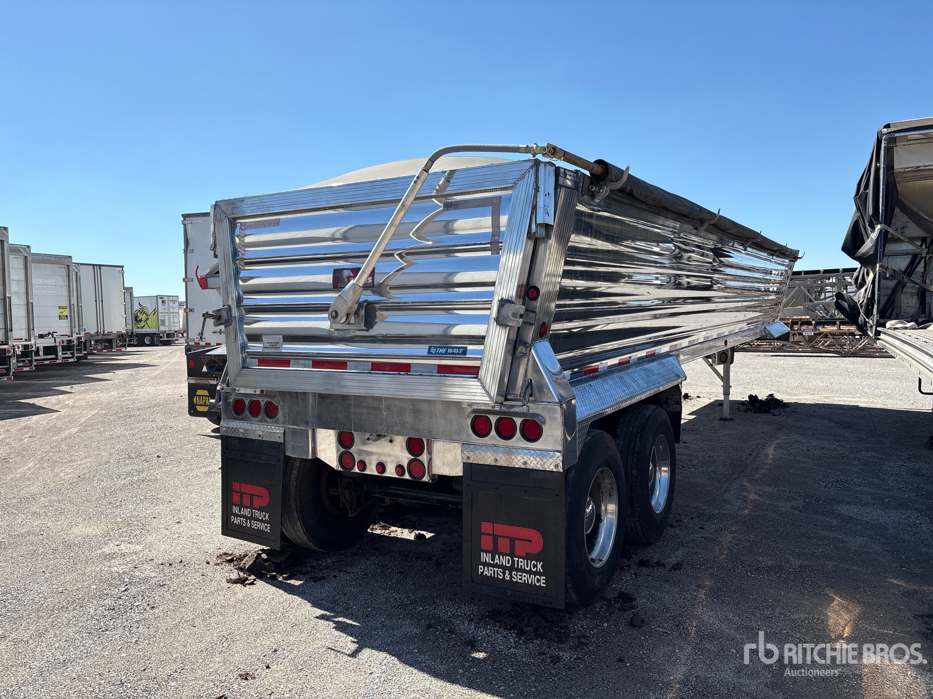 2025 Travis 37 ft 6 in T/A Aluminum Quarter ...
