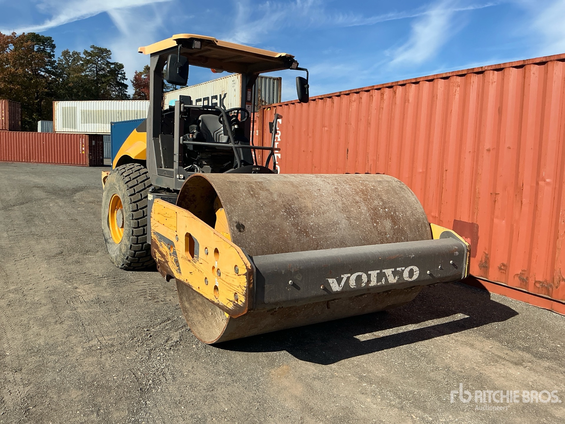 2015 Volvo SD115B