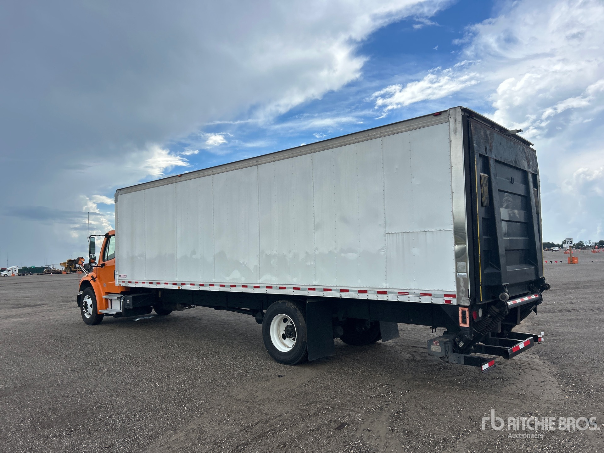 2020 Freightliner M2 106