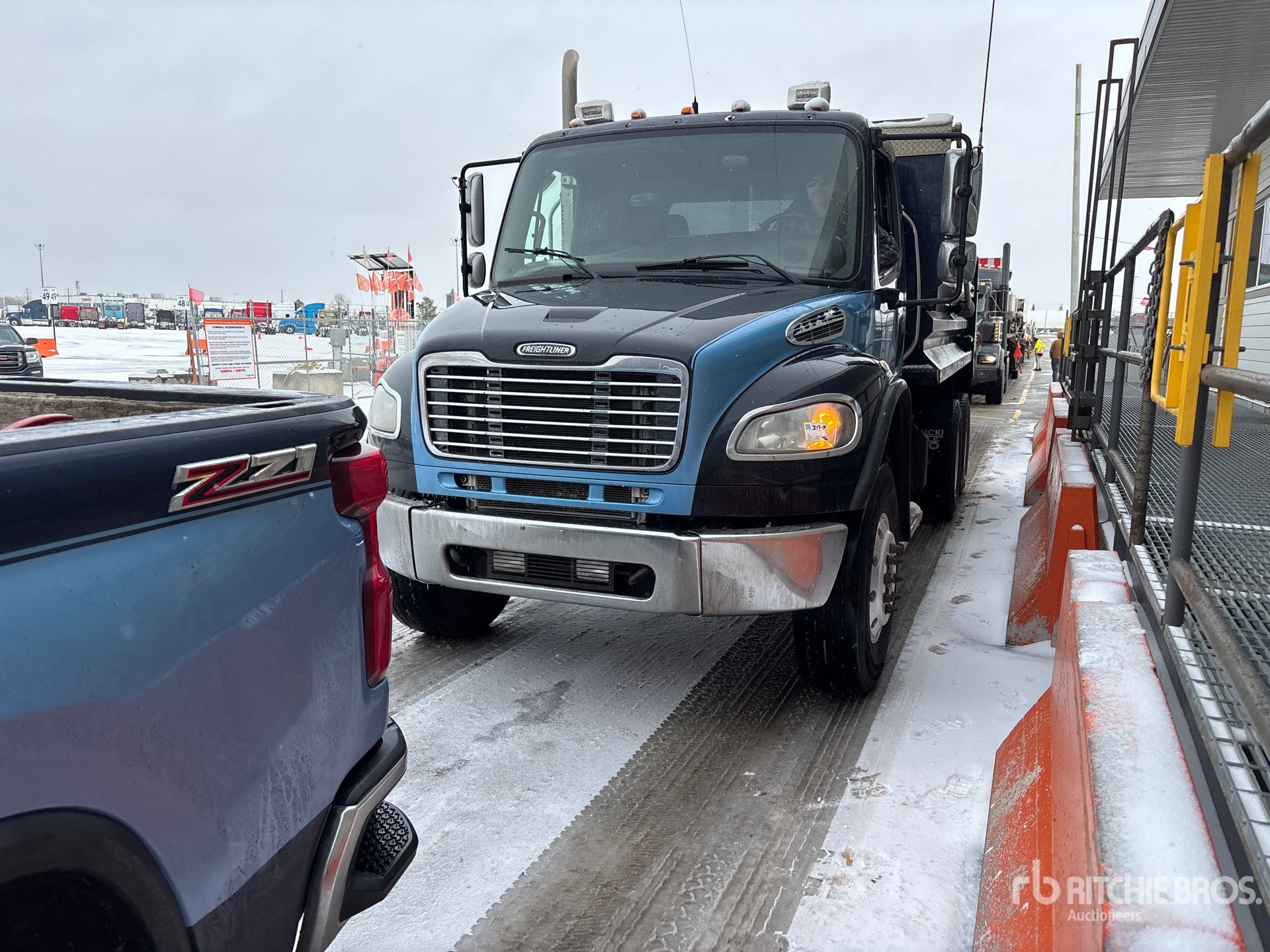 2012 Freightliner M2 106