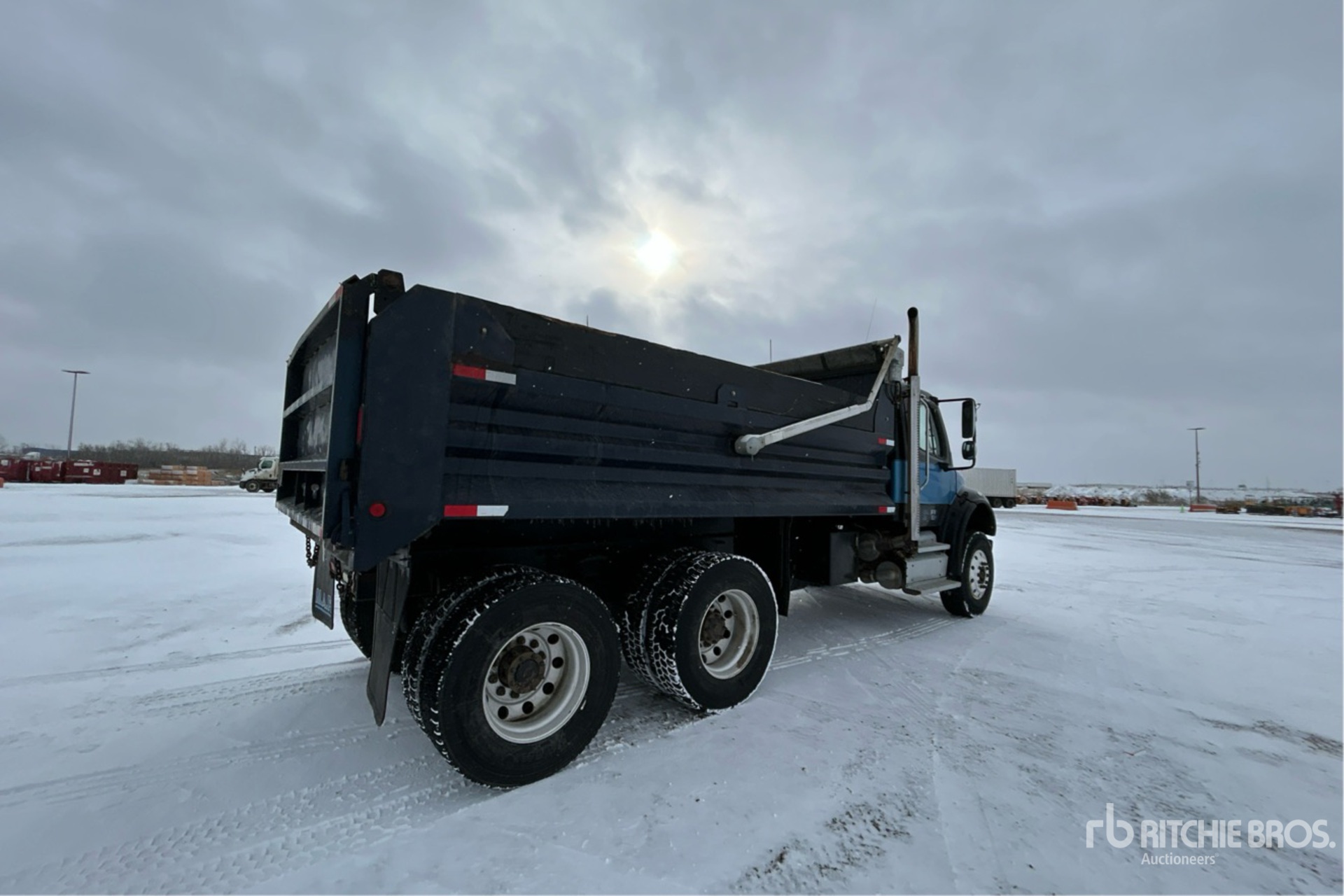 2012 Freightliner M2 106
