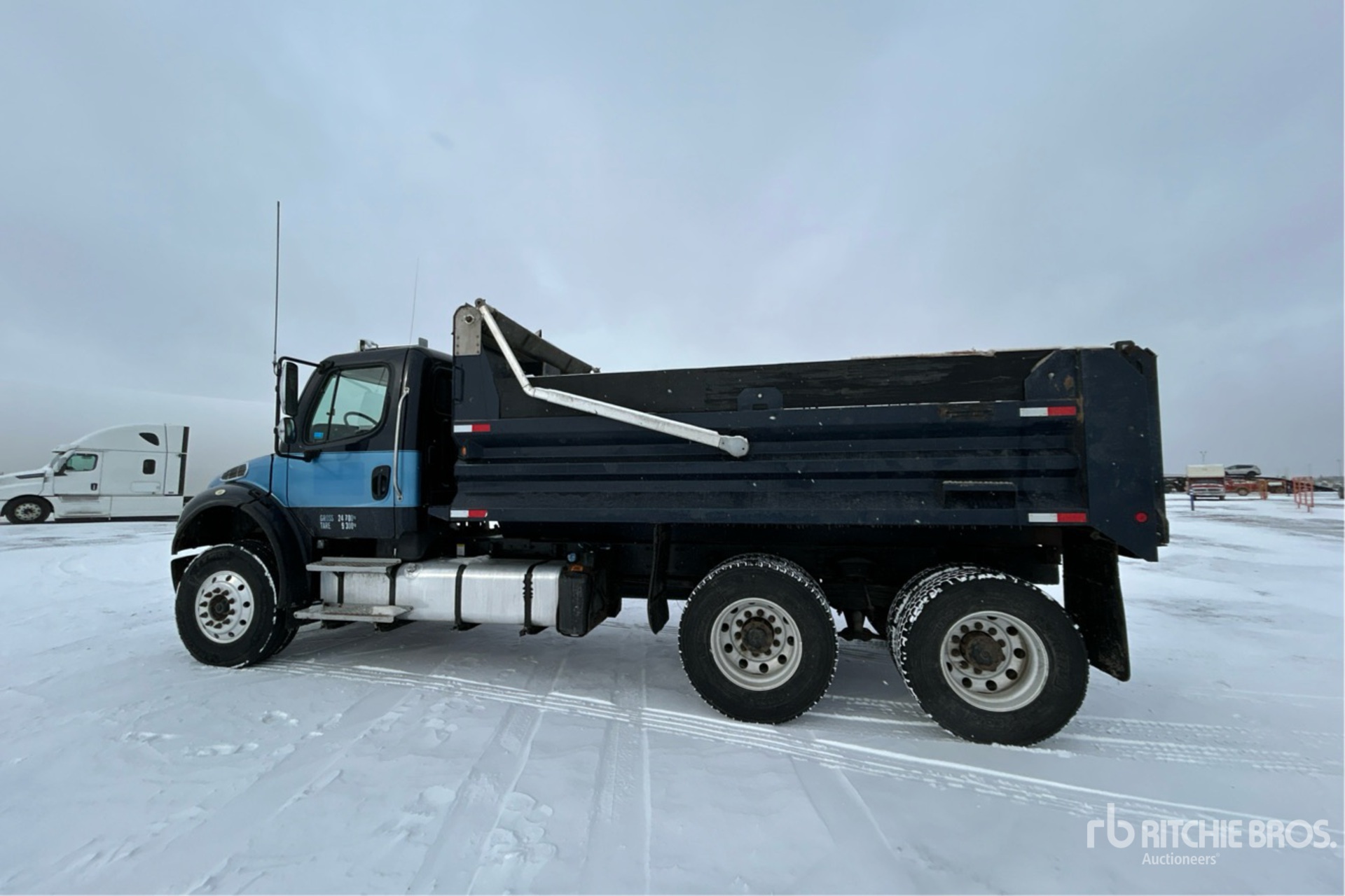 2012 Freightliner M2 106