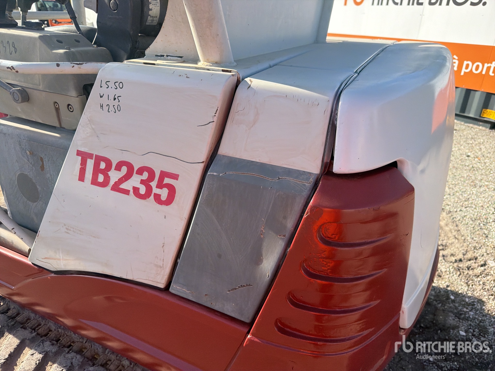 2016 Takeuchi TB235