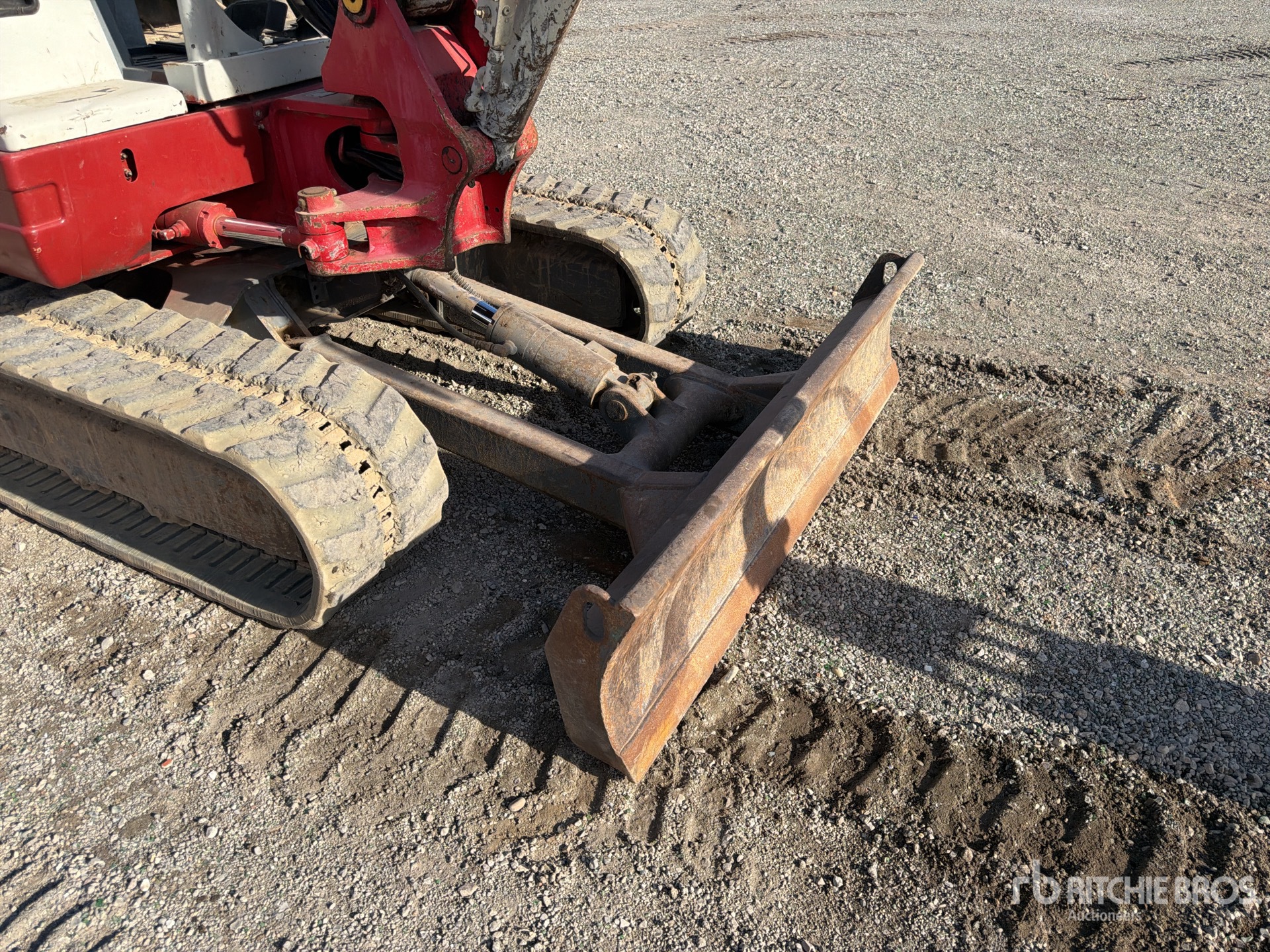 2016 Takeuchi TB235