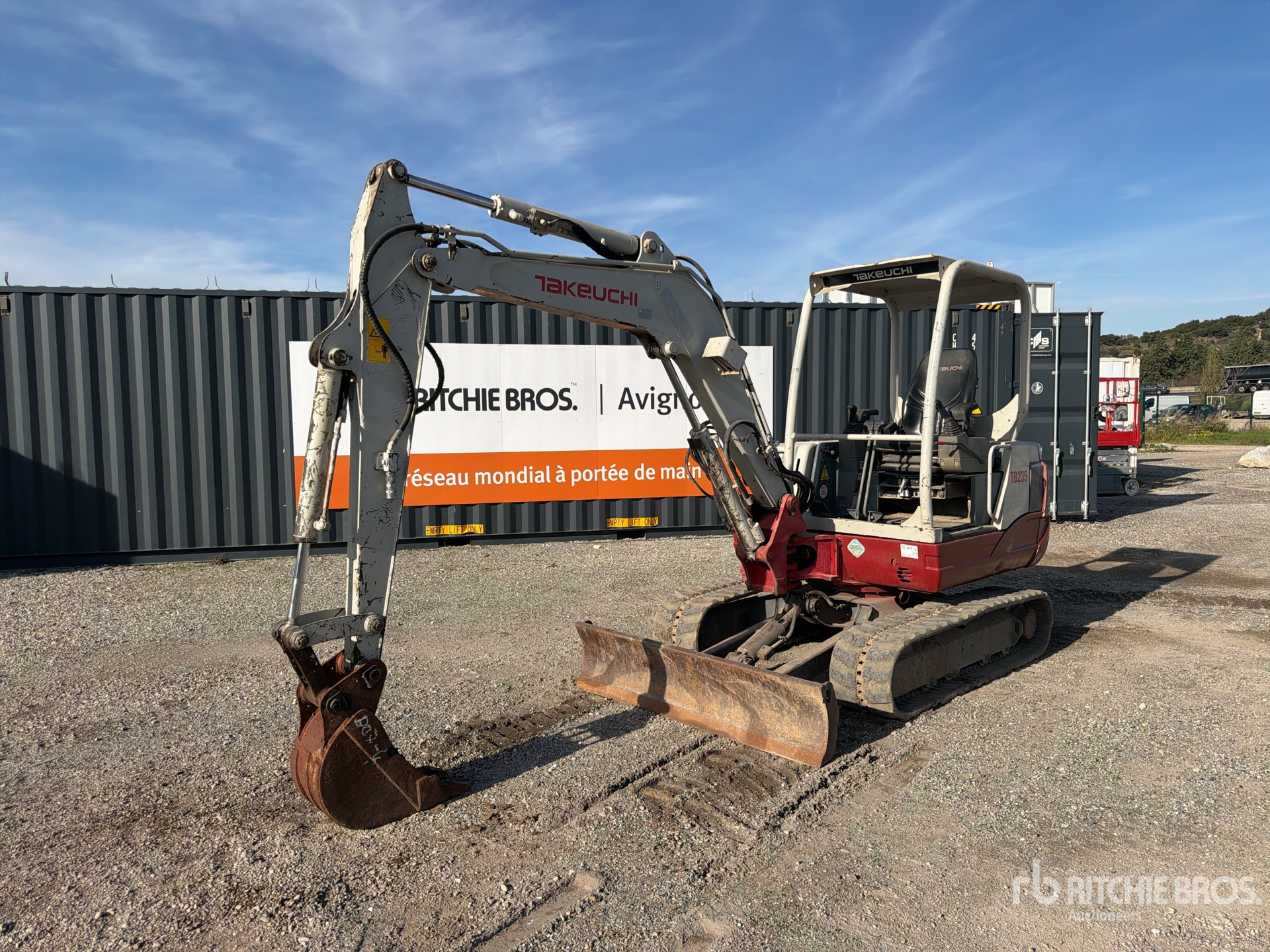 Photo of 2016 Takeuchi TB235
