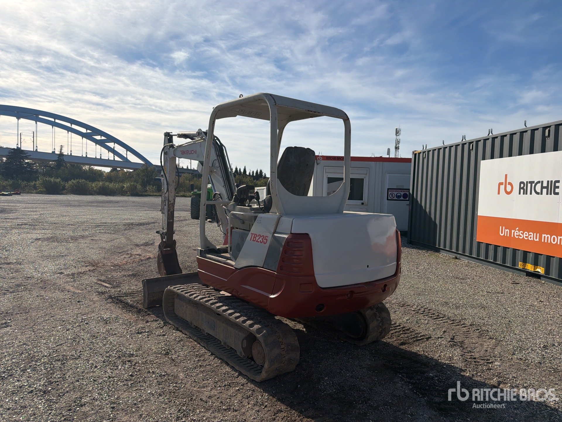 2016 Takeuchi TB235