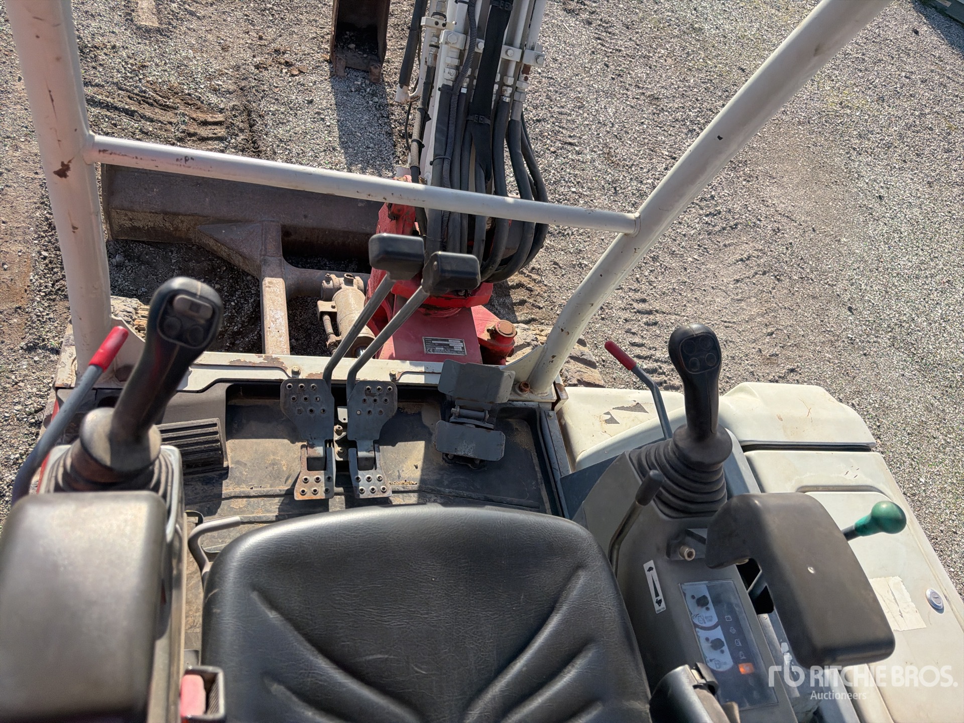 2016 Takeuchi TB235