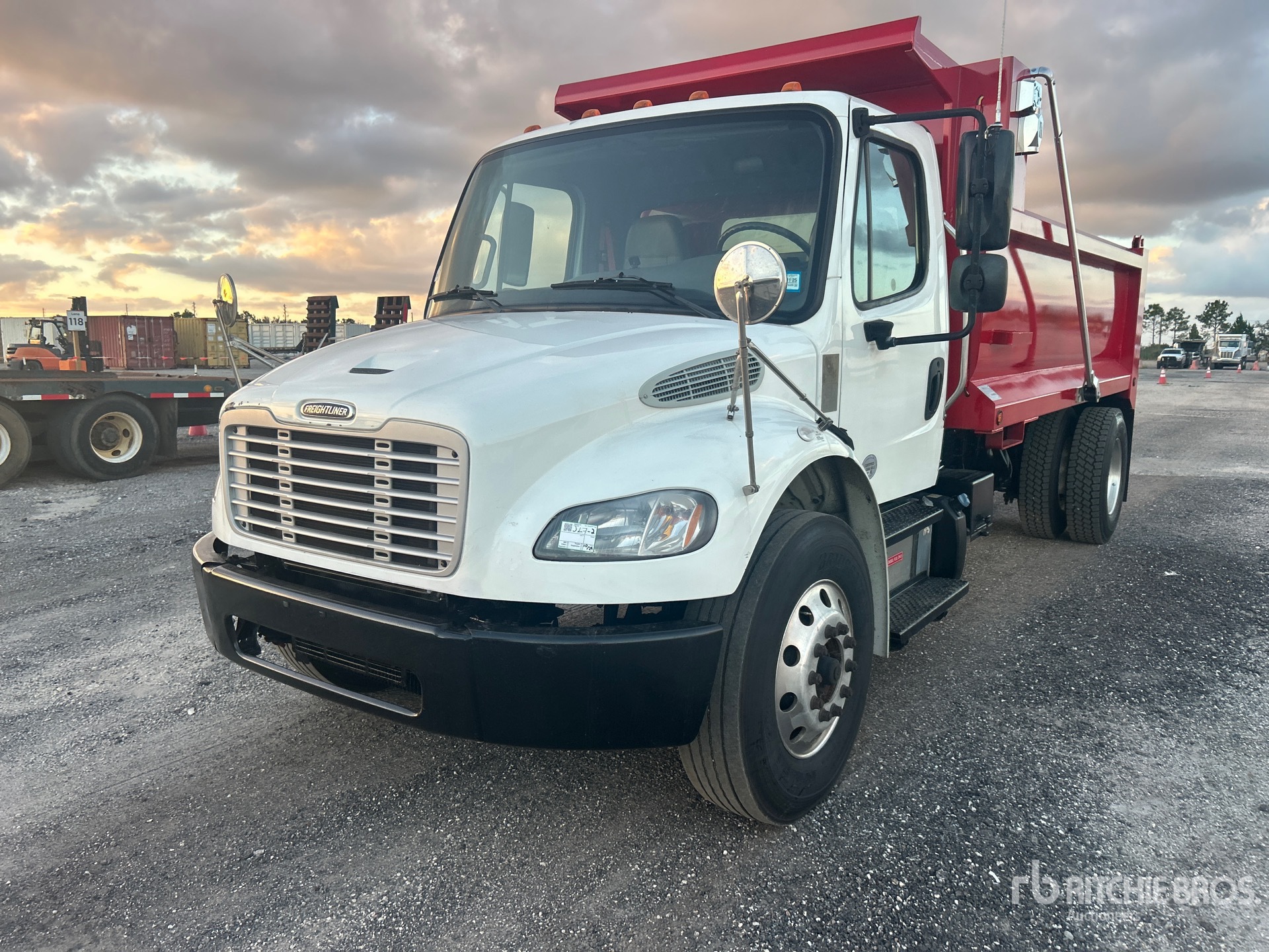 2019 Freightliner M2 106