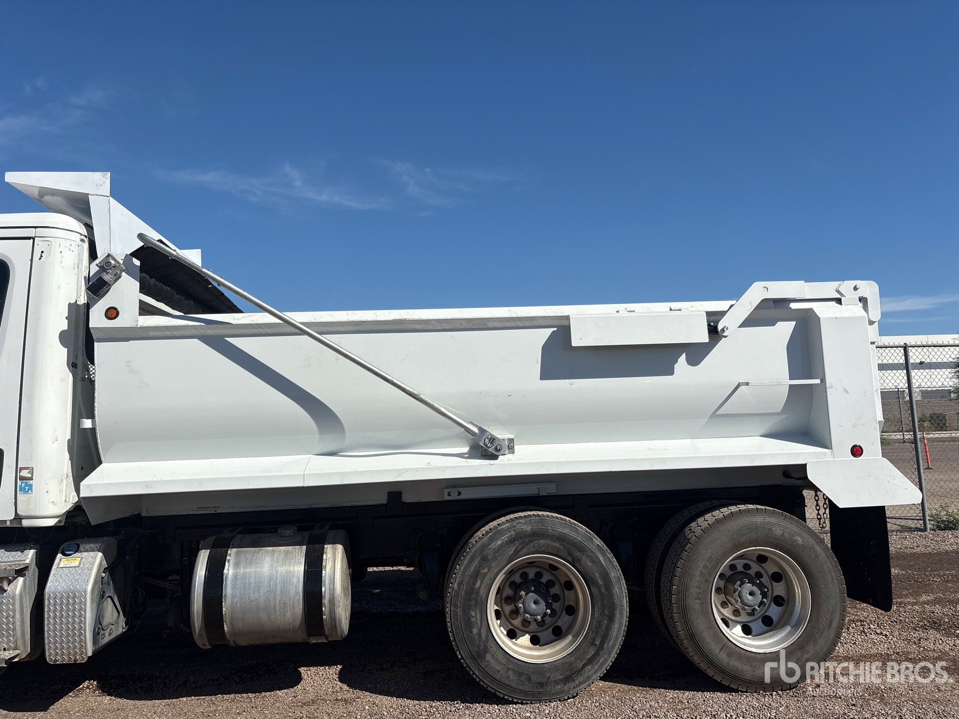 2021 Freightliner Cascadia 126