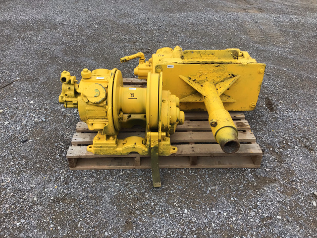 (2) Ingersoll Rand air hoist, one pedestal mounted; (1) HU4C (2) Ingersoll Rand air hoist, one pedestal mounted; (1) HU4C