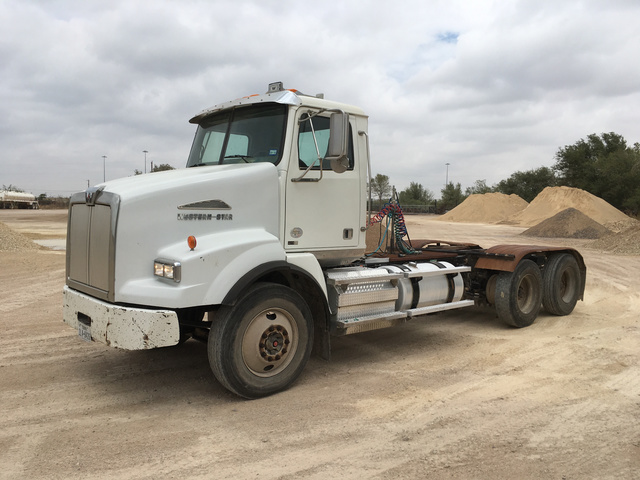 2012 Western Star 4900SA T/A Day Cab Truck Tractor 2012 Western Star 4900SA T/A Day Cab Truck Tractor